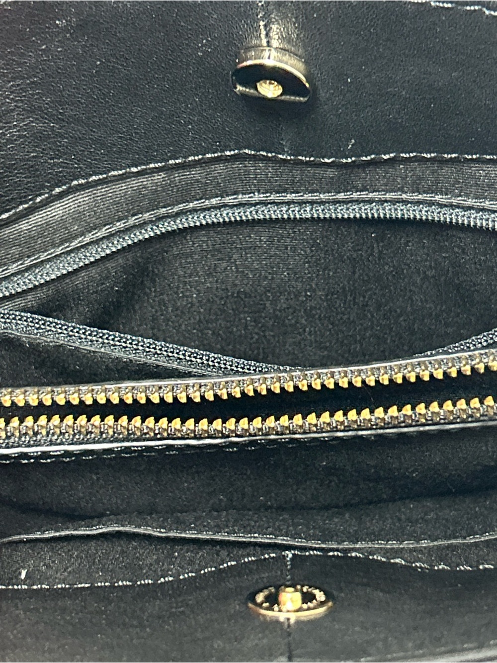 Coach Minetta Black Leather Satchel w/ Blk & Wht Sides Approx. 12 x 9.5 x 3 - Picture 15 of 17